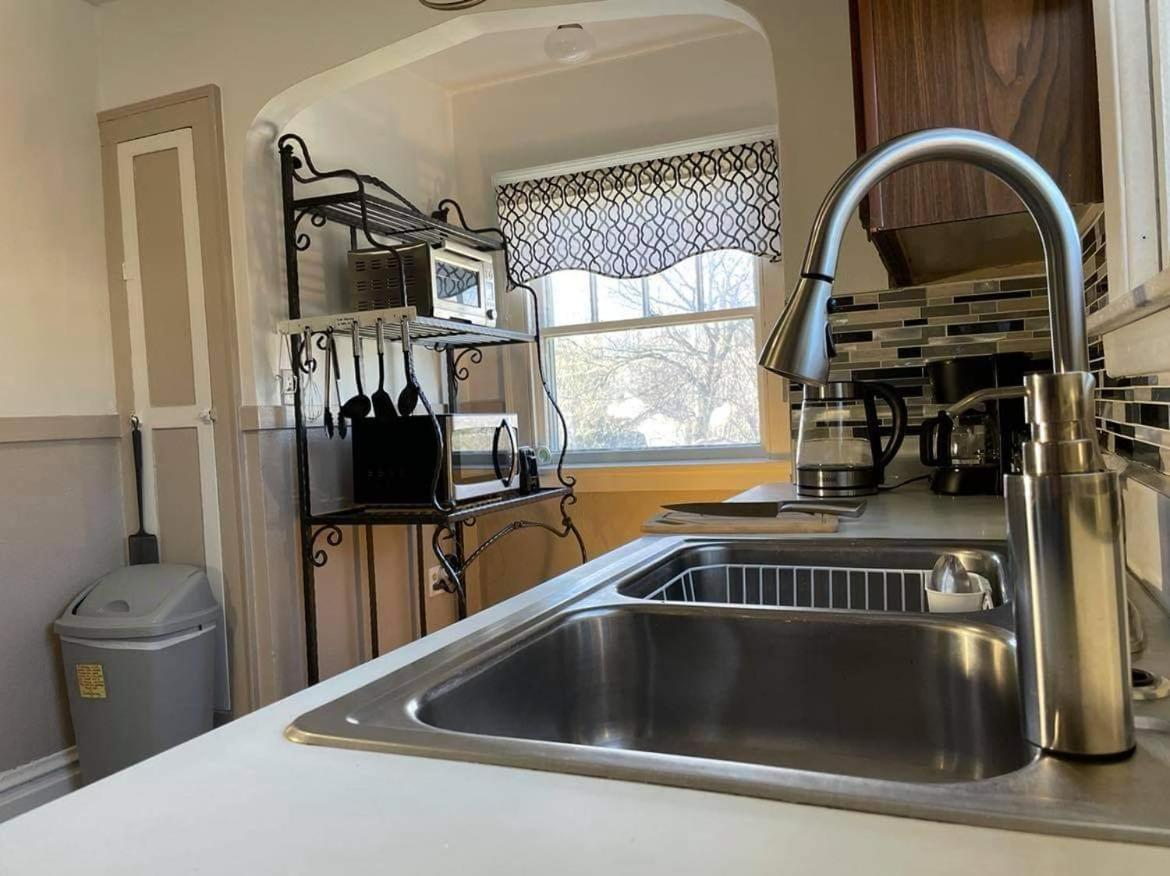 2 Bedroom Apt Near Great Lakes Naval Base And 6 Flags Waukegan Eksteriør bilde