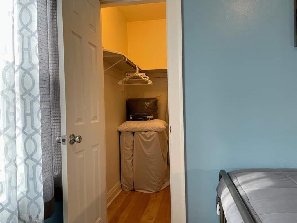 2 Bedroom Apt Near Great Lakes Naval Base And 6 Flags Waukegan Eksteriør bilde