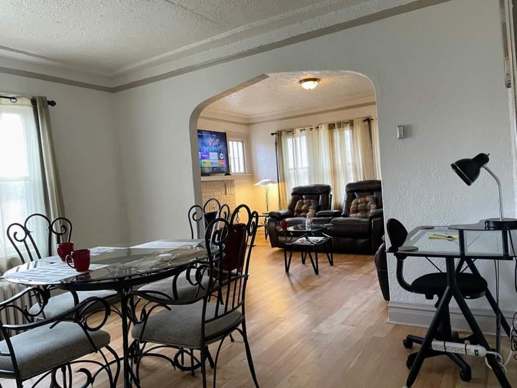 2 Bedroom Apt Near Great Lakes Naval Base And 6 Flags Waukegan Eksteriør bilde